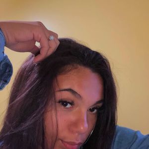 Meet your Posher, Zoe